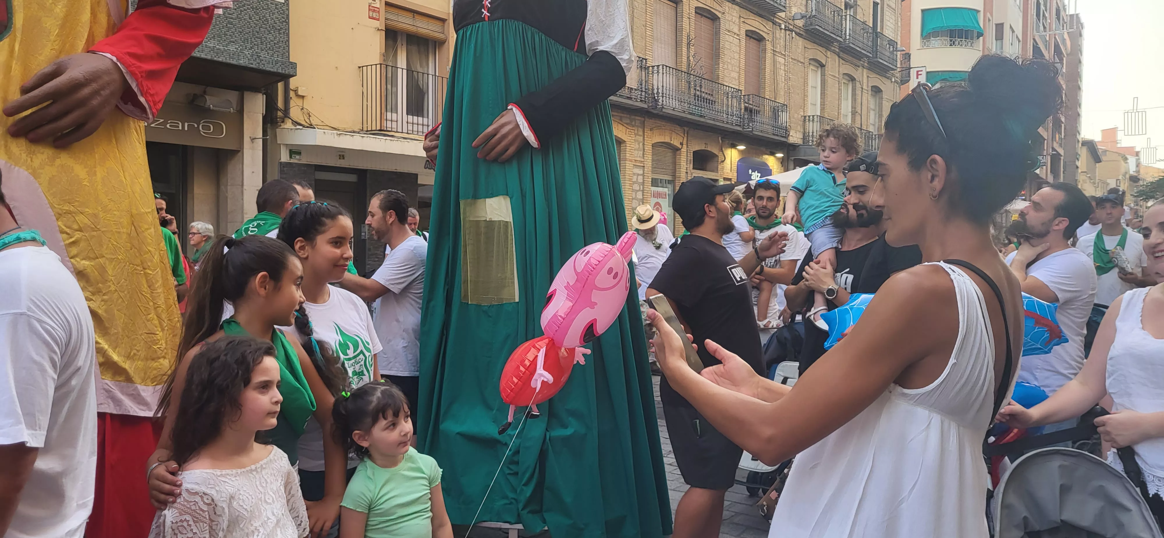  Primera salida de los Gigantes, Cabezudos y Caballicos en San Lorenzo. Foto: Mercedes Manterola
