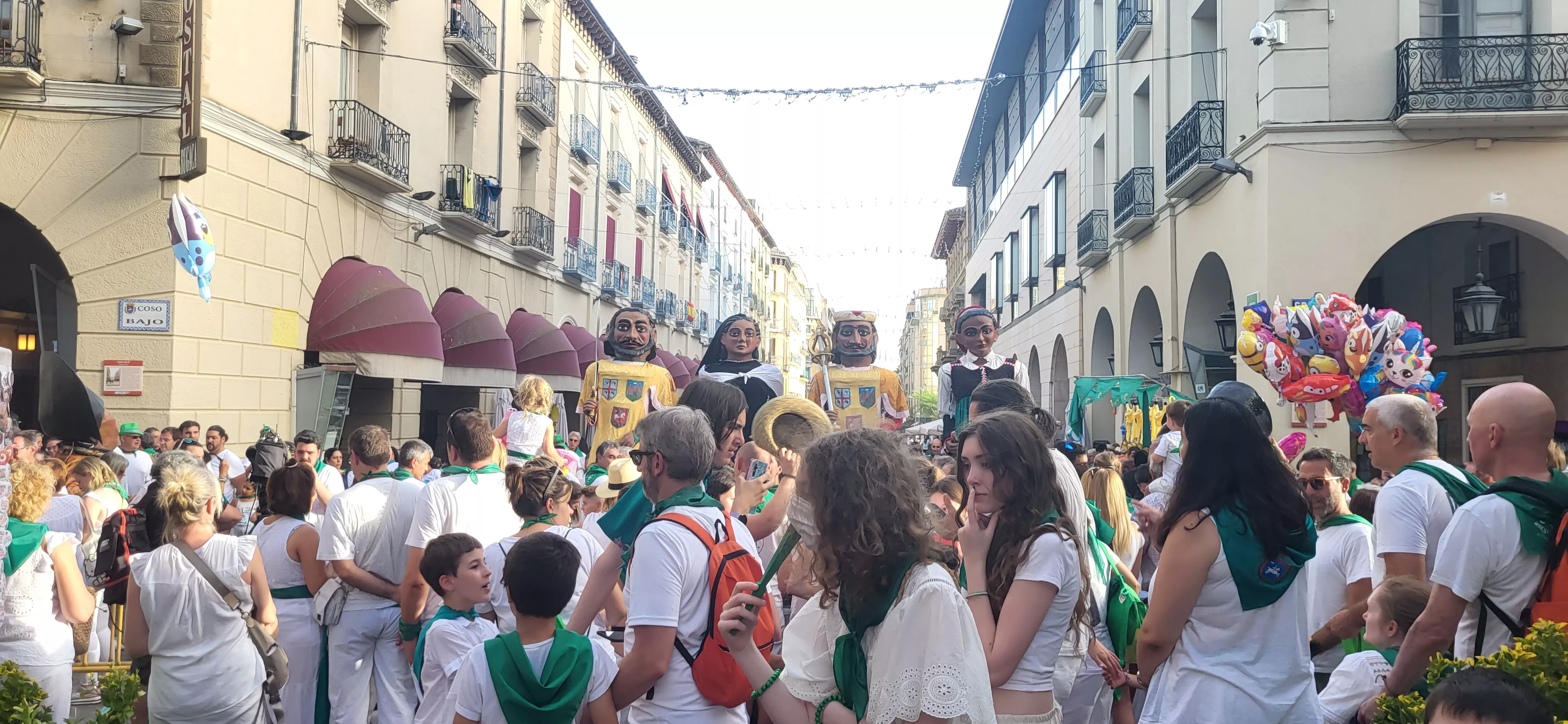  Primera salida de los Gigantes, Cabezudos y Caballicos en San Lorenzo. Foto: Mercedes Manterola
