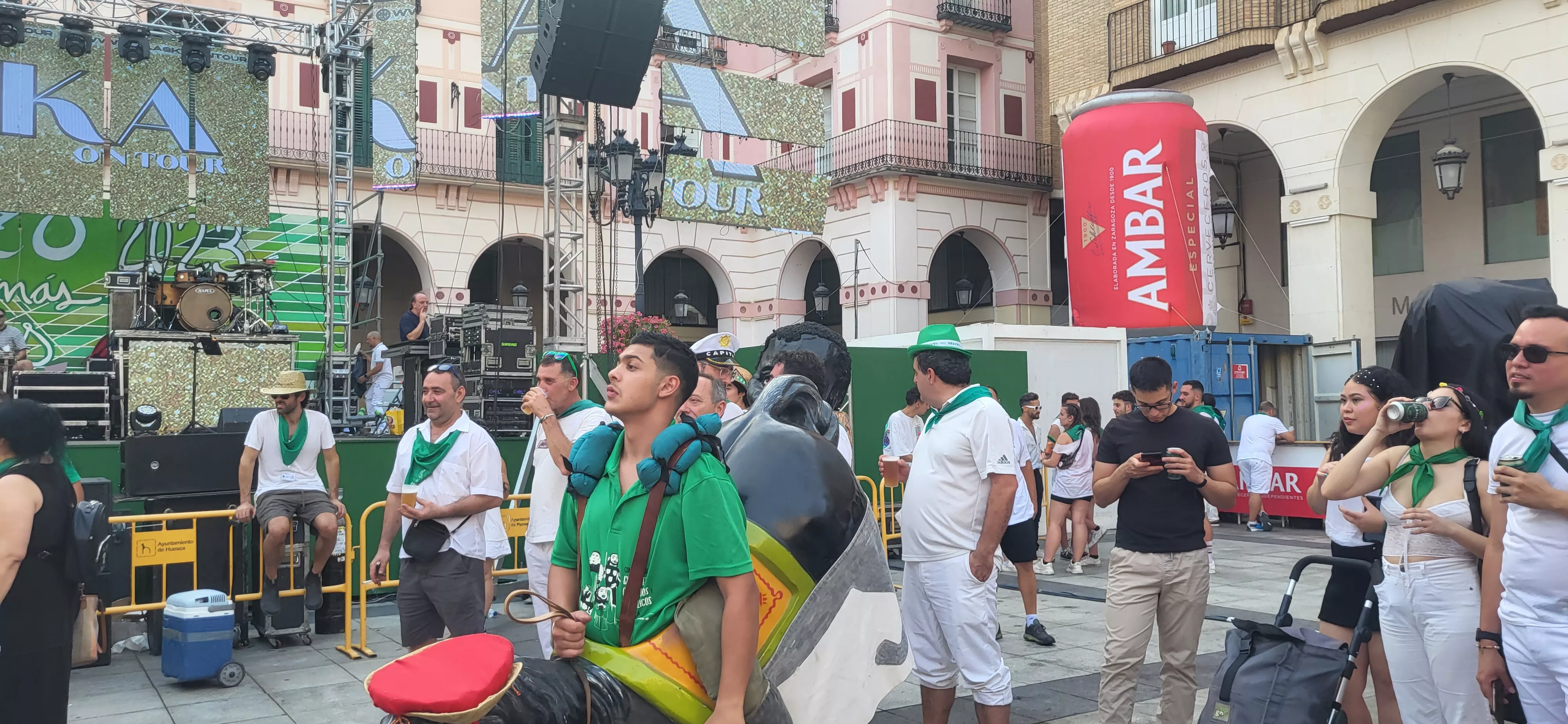  Primera salida de los Gigantes, Cabezudos y Caballicos en San Lorenzo. Foto: Mercedes Manterola