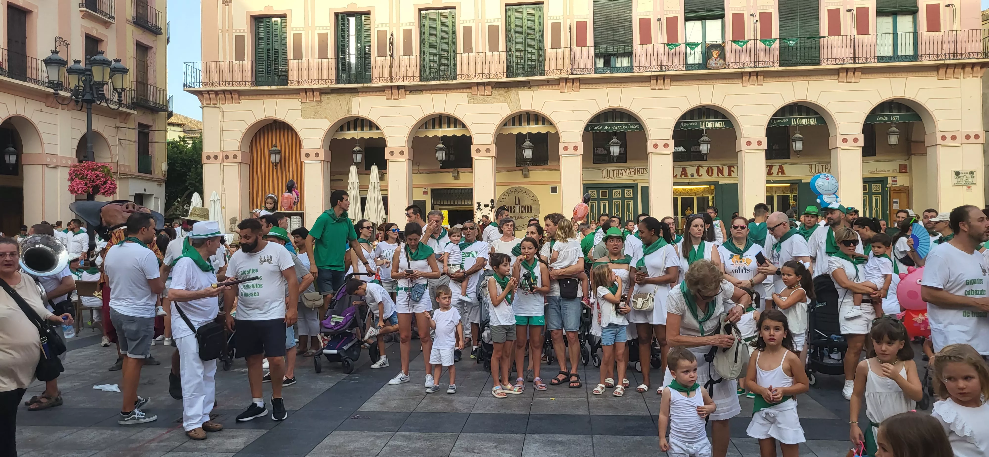  Primera salida de los Gigantes, Cabezudos y Caballicos en San Lorenzo. Foto: Mercedes Manterola