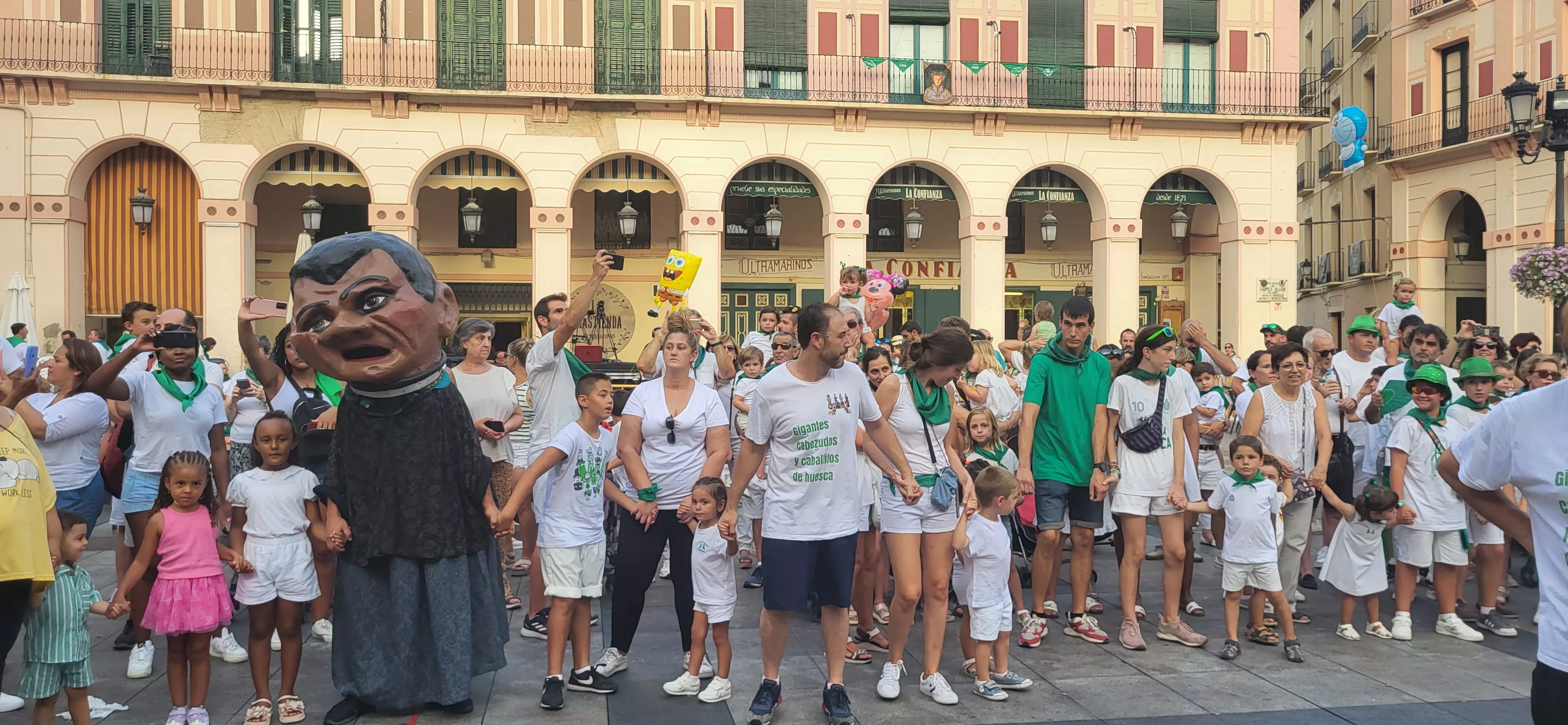  Primera salida de los Gigantes, Cabezudos y Caballicos en San Lorenzo. Foto: Mercedes Manterola