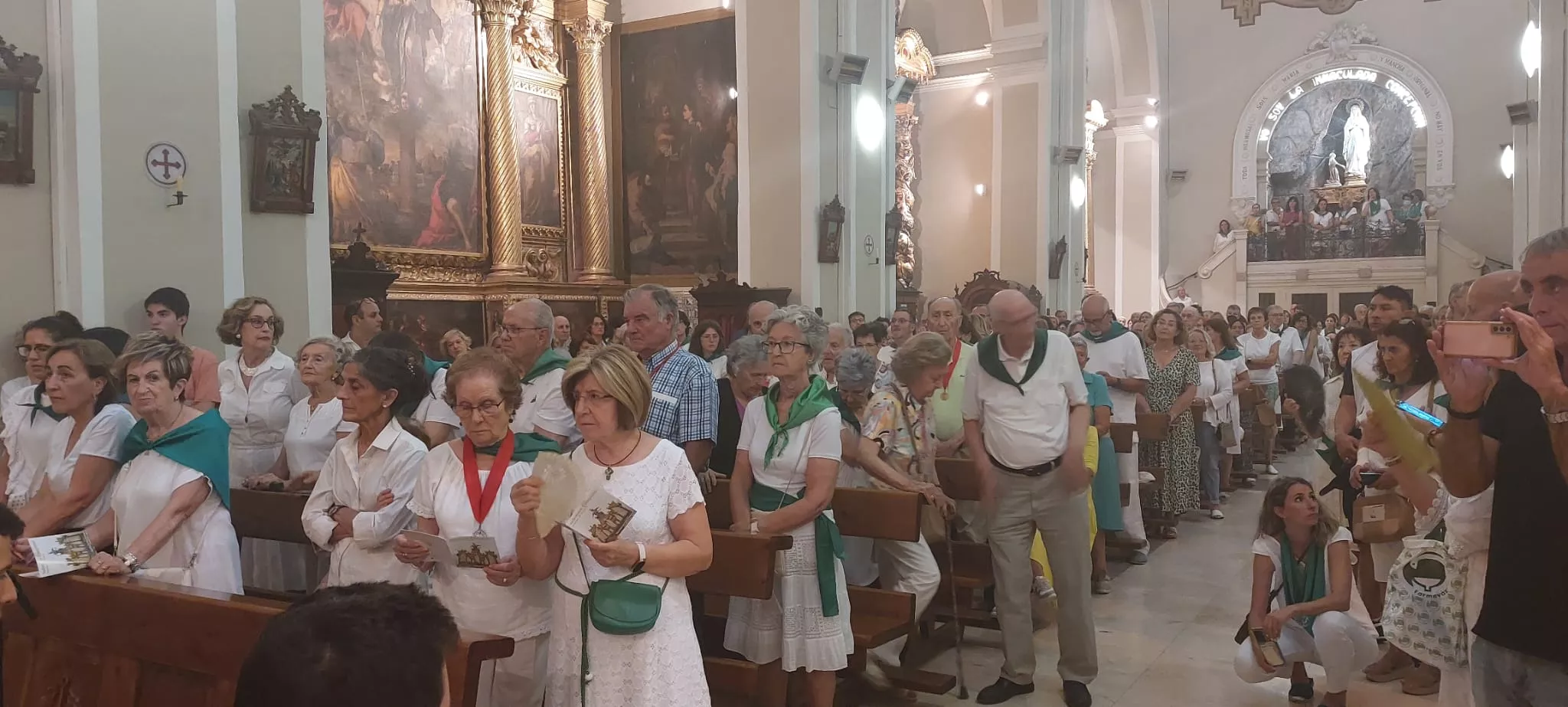 Celebración de las Completas en la Basílica de San Lorenzo.