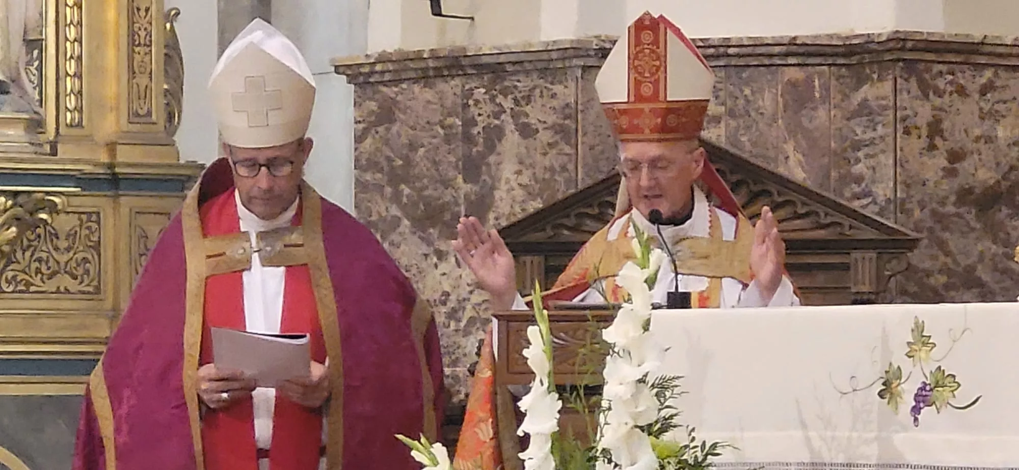Celebración de las Completas en la Basílica de San Lorenzo.