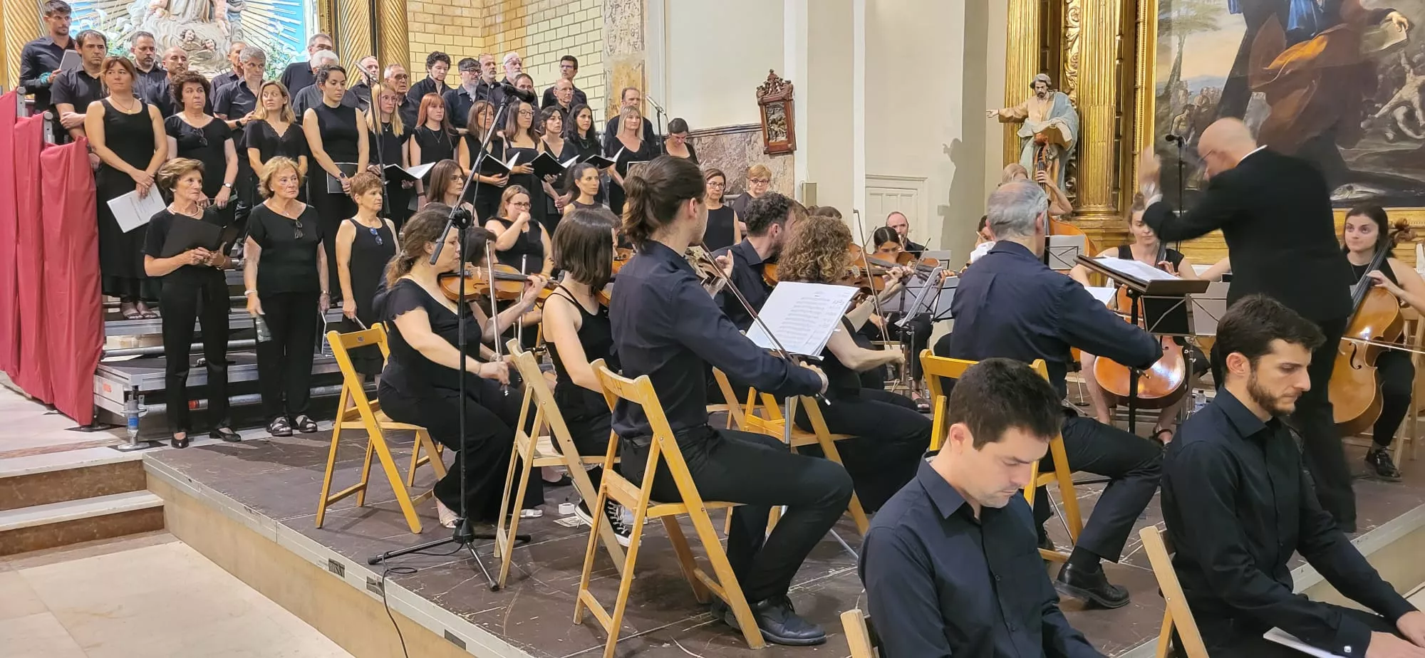 Celebración de las Completas en la Basílica de San Lorenzo.
