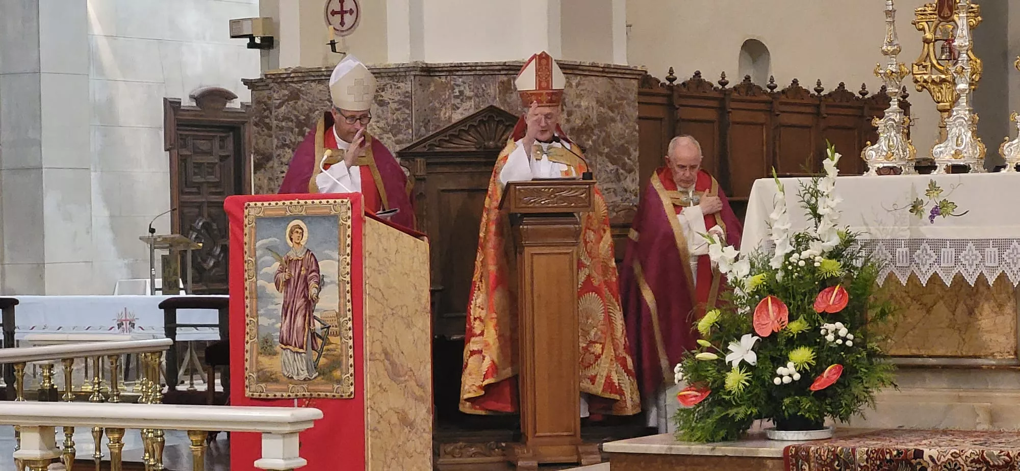Celebración de las Completas en la Basílica de San Lorenzo.
