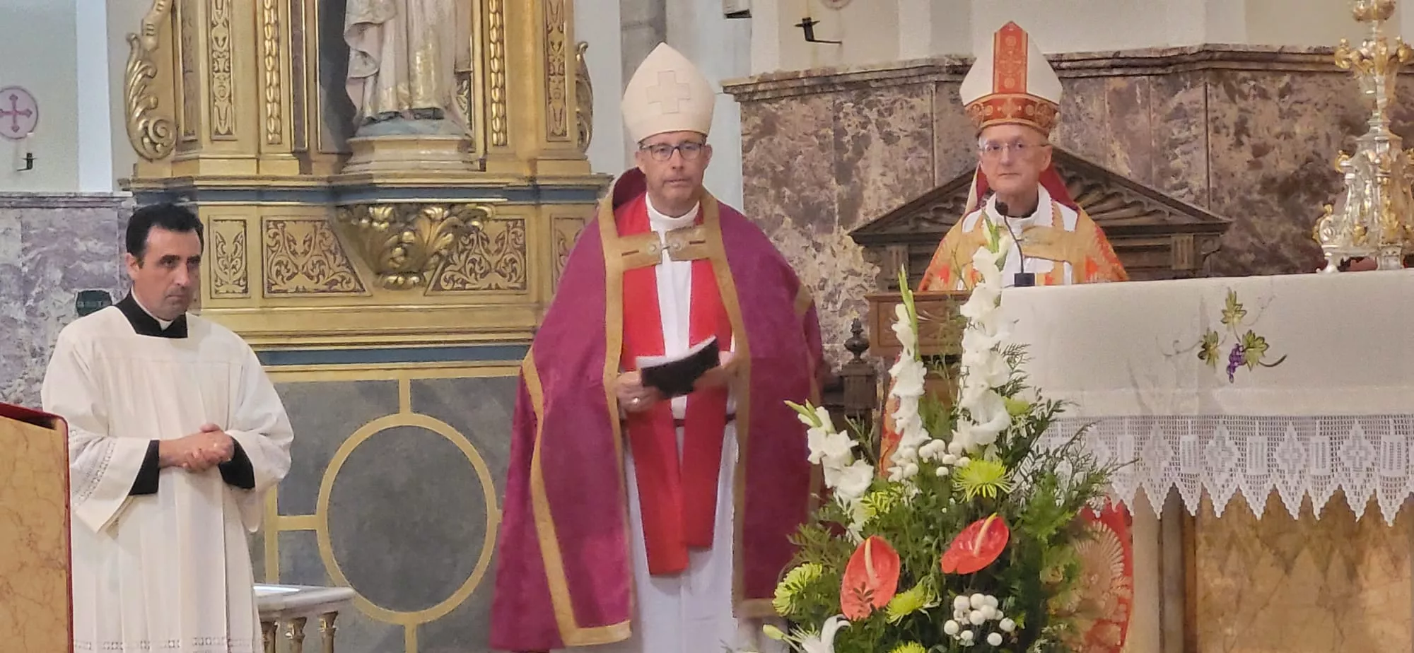 Celebración de las Completas en la Basílica de San Lorenzo.